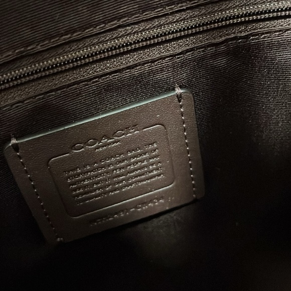 NWT - Coach Gallery Tote Bag With Heart Bolt Print - Picture 6 of 12